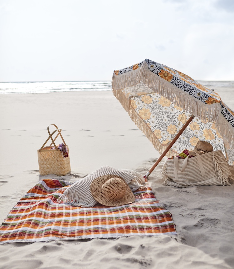 Coastal Stylish Inside Design Concepts